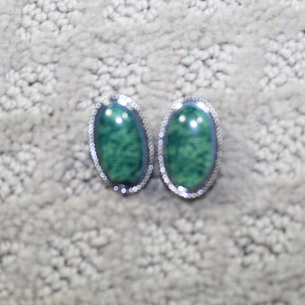 Vintage Napier Oval Silver-tone Green Stone Cabochon Lever Back Earrings Signed